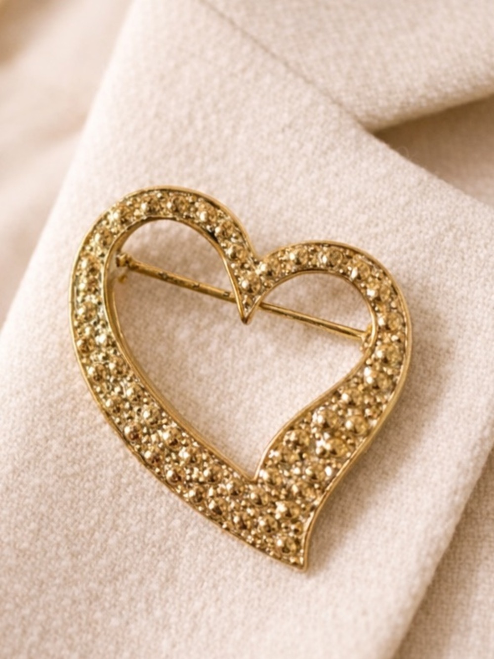 Vintage Gold Tone Rhinestone Open Heart Brooch Pin Statement Jewelry